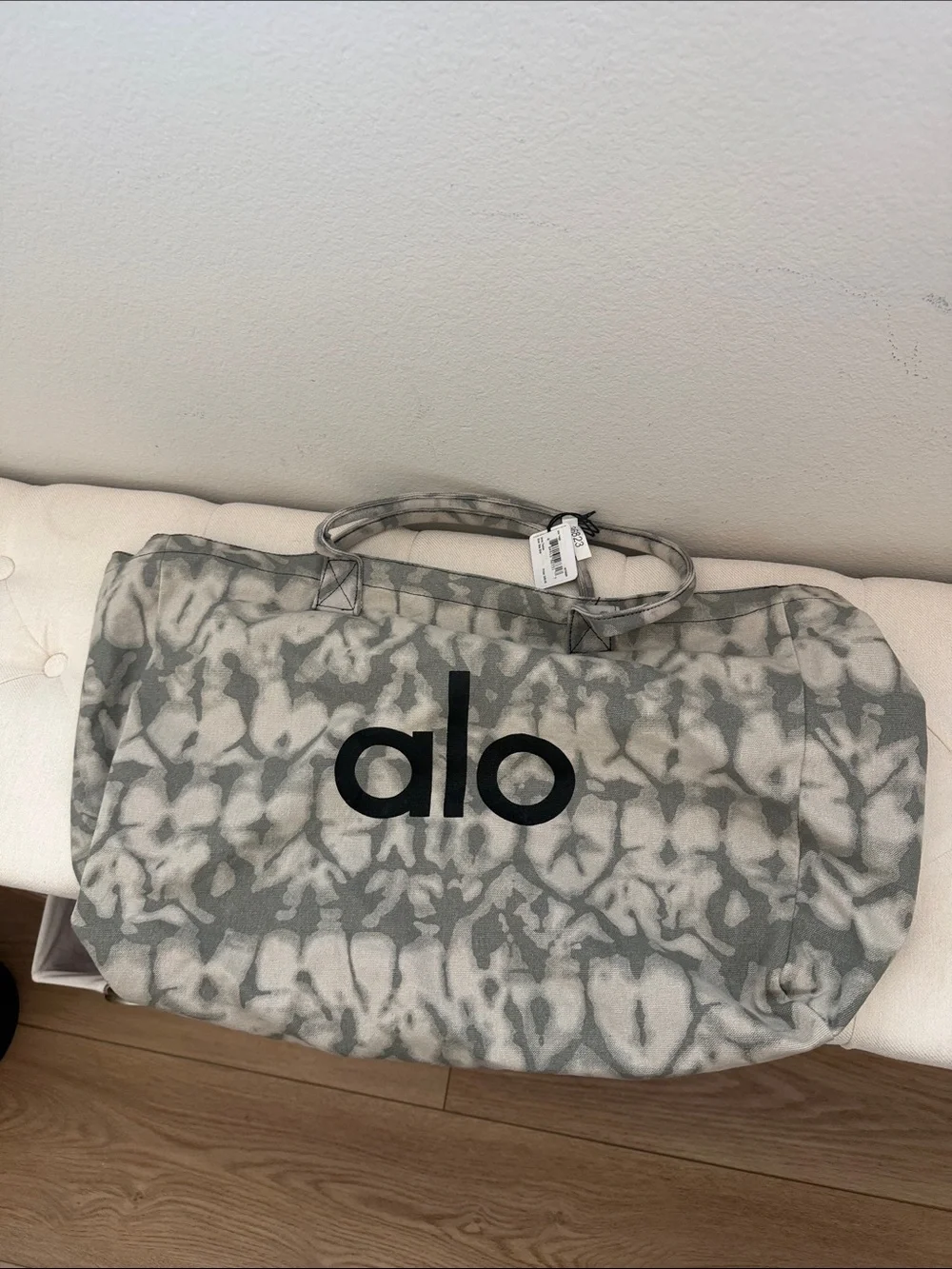 ALO Yoga Tie-Dye Canvas Tote in Gray and Cream - Picture 1 of 1